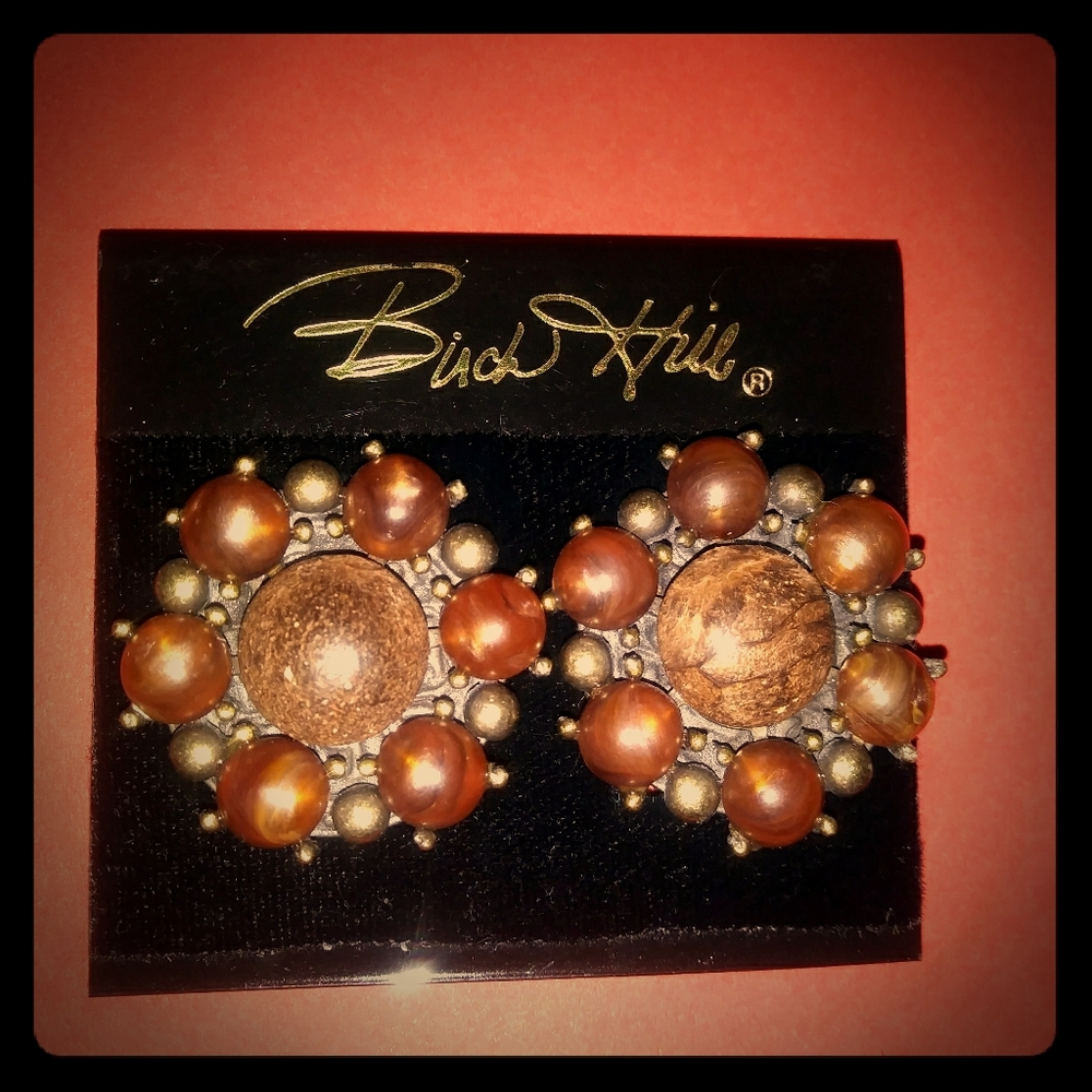 Vintage Brown/wood clip earrings A5